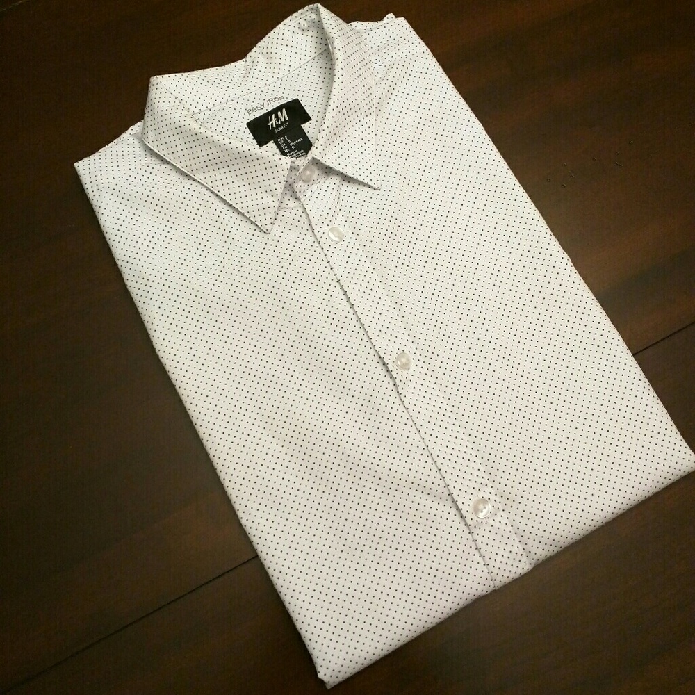H&M Slim Fit Short Sleeve Button Down - Large